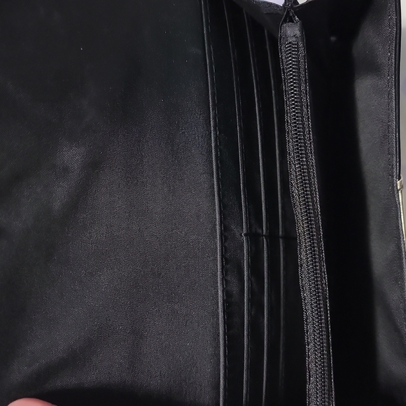 The Legend of Zelda Triforce Clutch Wallet - Picture 4 of 5